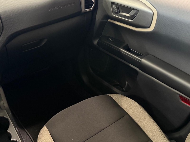 Ford Bronco Sport Vehicle Full-screen Gallery Image 10