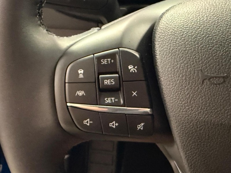 Ford Bronco Sport Vehicle Full-screen Gallery Image 11