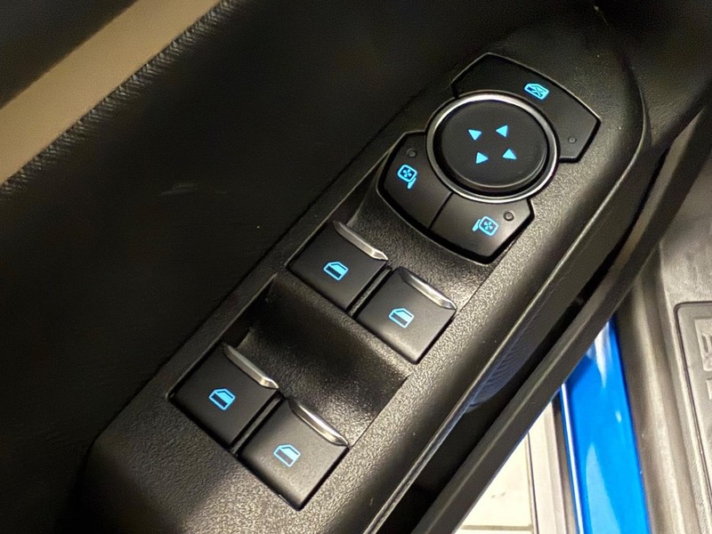 Ford Bronco Sport Vehicle Full-screen Gallery Image 14