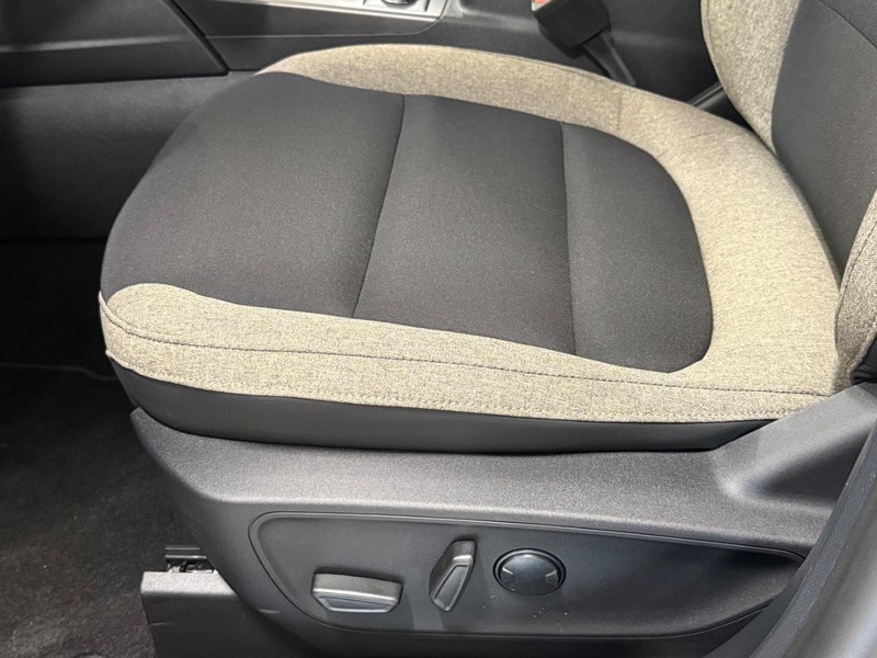 Ford Bronco Sport Vehicle Full-screen Gallery Image 15