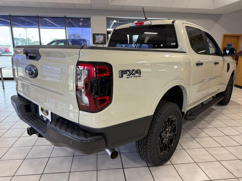 Ford Ranger Vehicle Full-screen Gallery Image 3