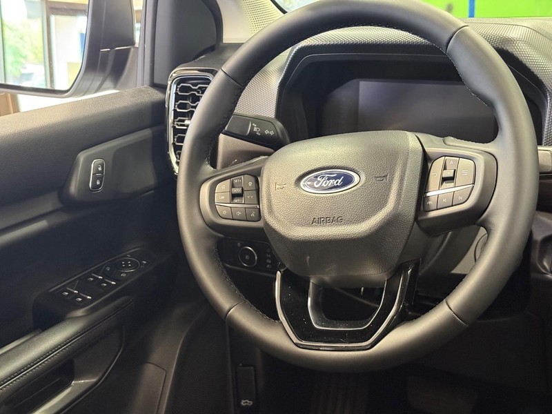 Ford Ranger Vehicle Full-screen Gallery Image 9