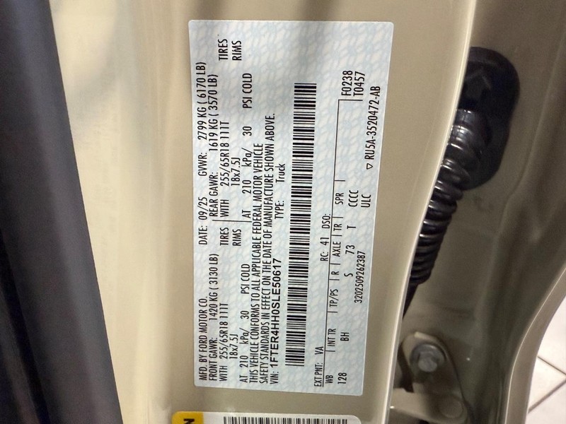 Ford Ranger Vehicle Full-screen Gallery Image 18