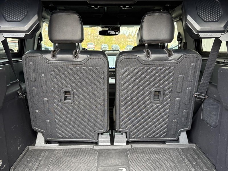 Ford Bronco Vehicle Full-screen Gallery Image 5