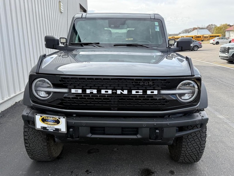 Ford Bronco Vehicle Full-screen Gallery Image 8