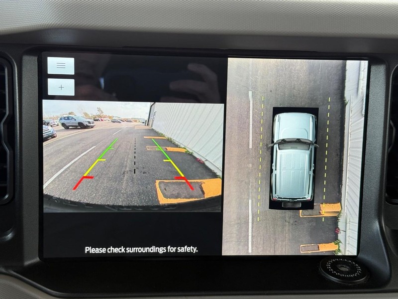 Ford Bronco Vehicle Full-screen Gallery Image 18