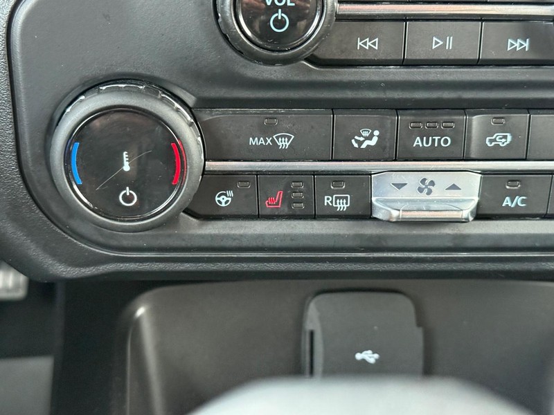 Ford Bronco Vehicle Full-screen Gallery Image 19