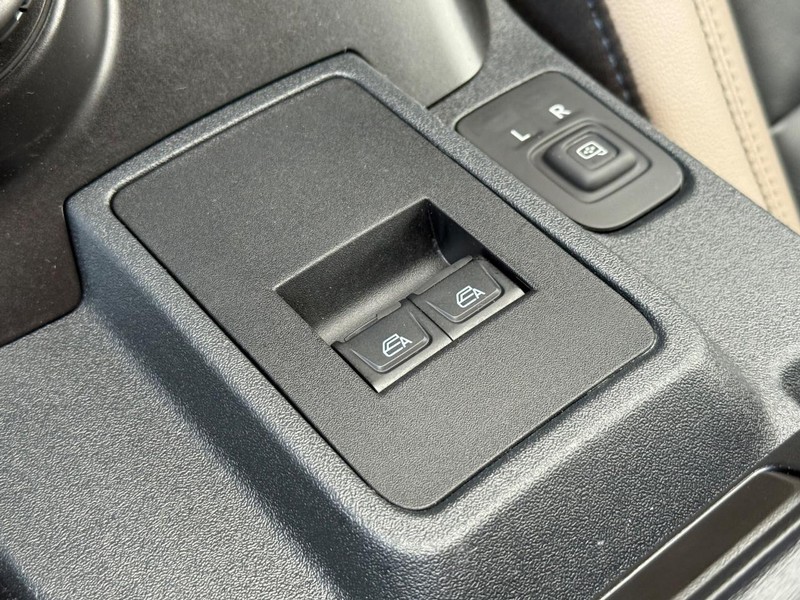 Ford Bronco Vehicle Full-screen Gallery Image 20