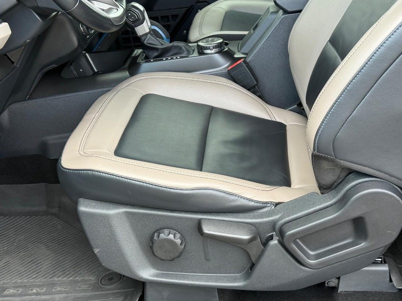 Ford Bronco Vehicle Full-screen Gallery Image 22