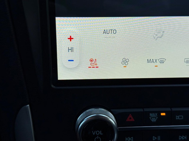 Ford Edge Vehicle Full-screen Gallery Image 19