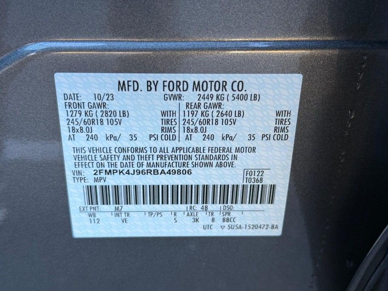 Ford Edge Vehicle Full-screen Gallery Image 22