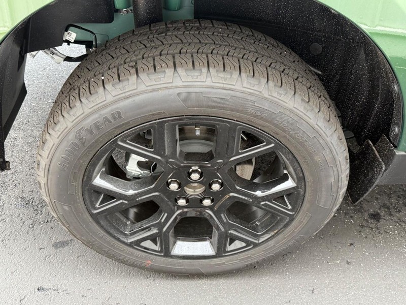 Ford Maverick Vehicle Full-screen Gallery Image 4