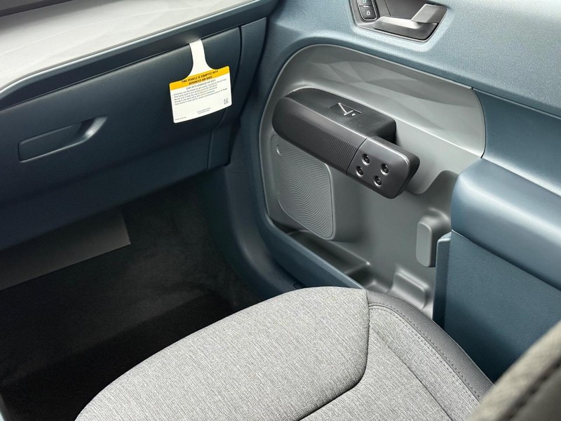 Ford Maverick Vehicle Full-screen Gallery Image 10