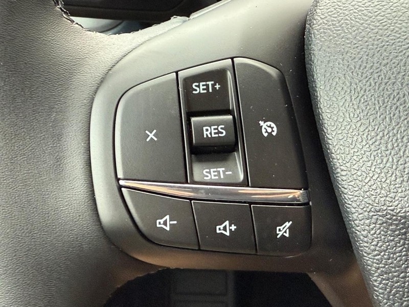 Ford Maverick Vehicle Full-screen Gallery Image 11