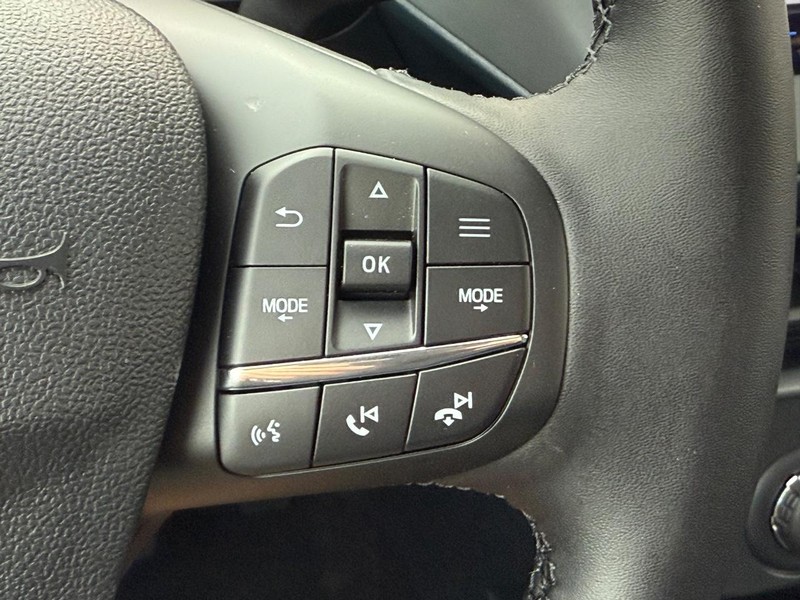 Ford Maverick Vehicle Full-screen Gallery Image 12