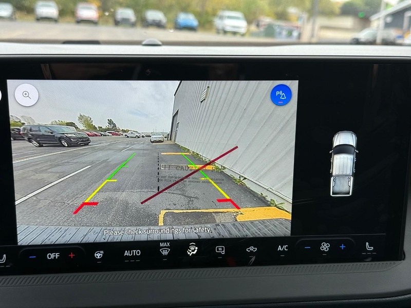 Ford Maverick Vehicle Full-screen Gallery Image 13