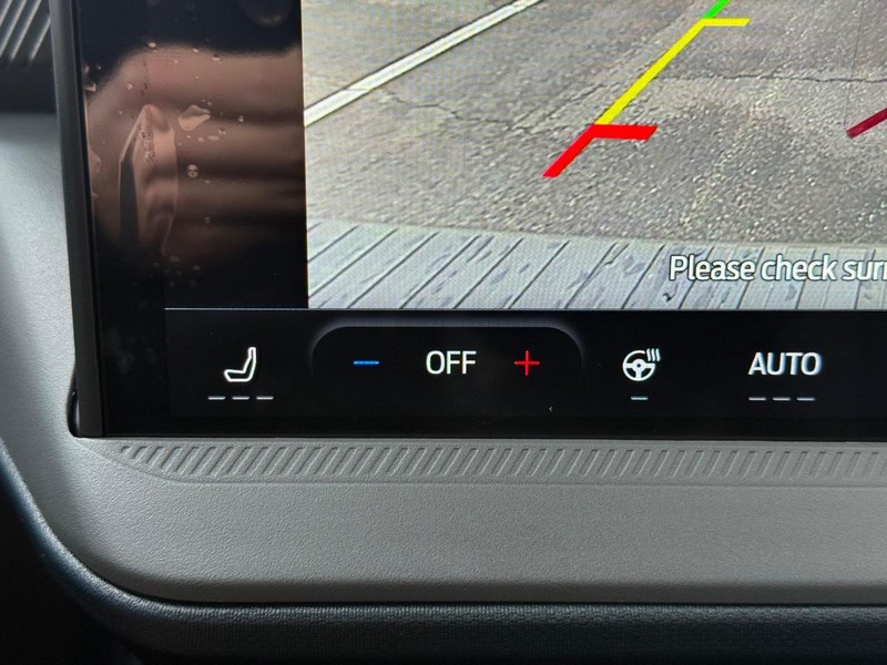 Ford Maverick Vehicle Full-screen Gallery Image 14