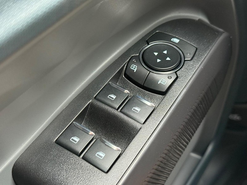 Ford Maverick Vehicle Full-screen Gallery Image 15