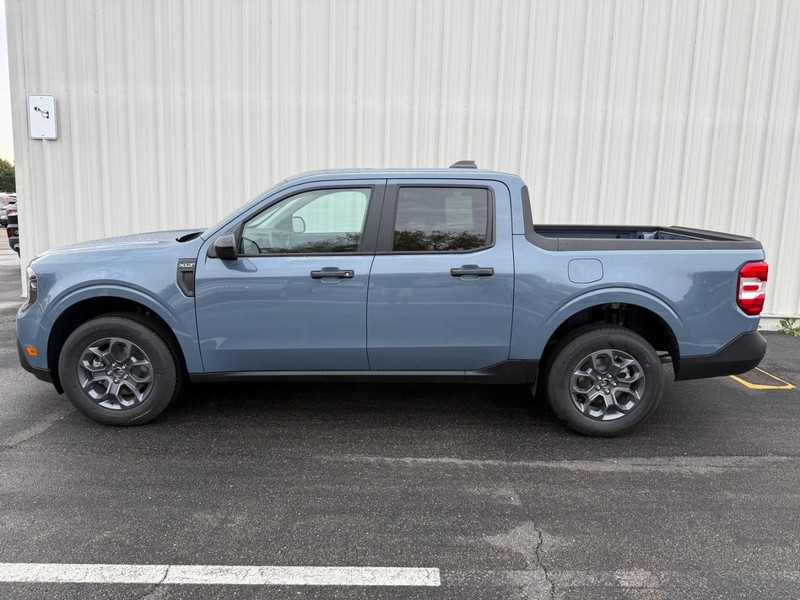 Ford Maverick Vehicle Full-screen Gallery Image 2