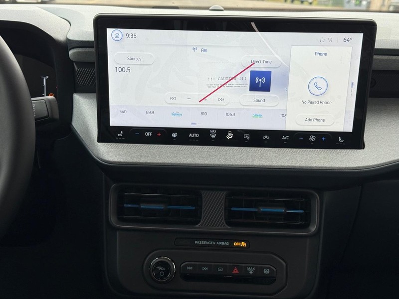 Ford Maverick Vehicle Full-screen Gallery Image 7