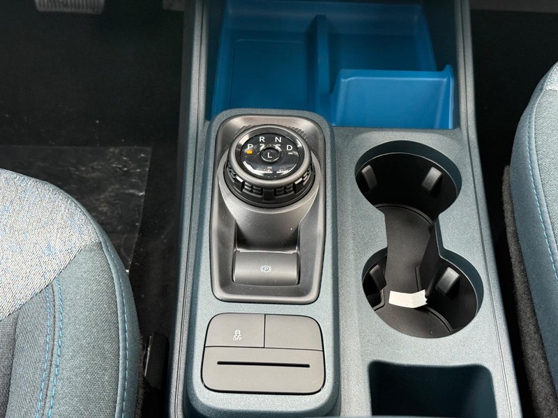 Ford Maverick Vehicle Full-screen Gallery Image 8