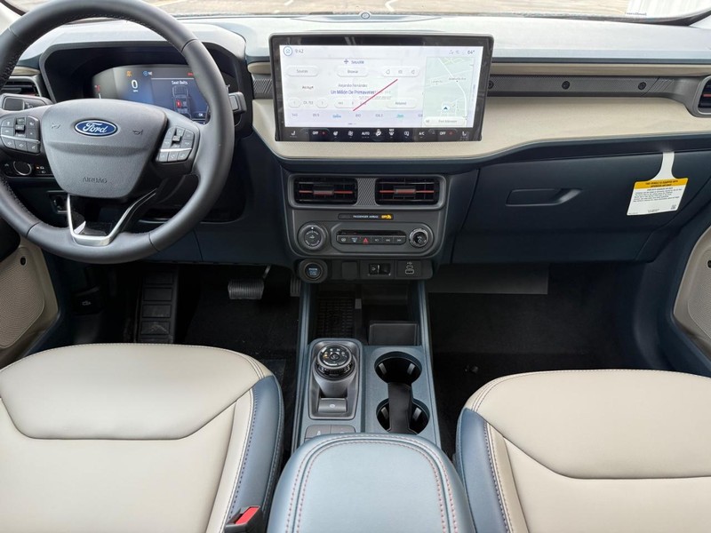 Ford Maverick Vehicle Full-screen Gallery Image 6