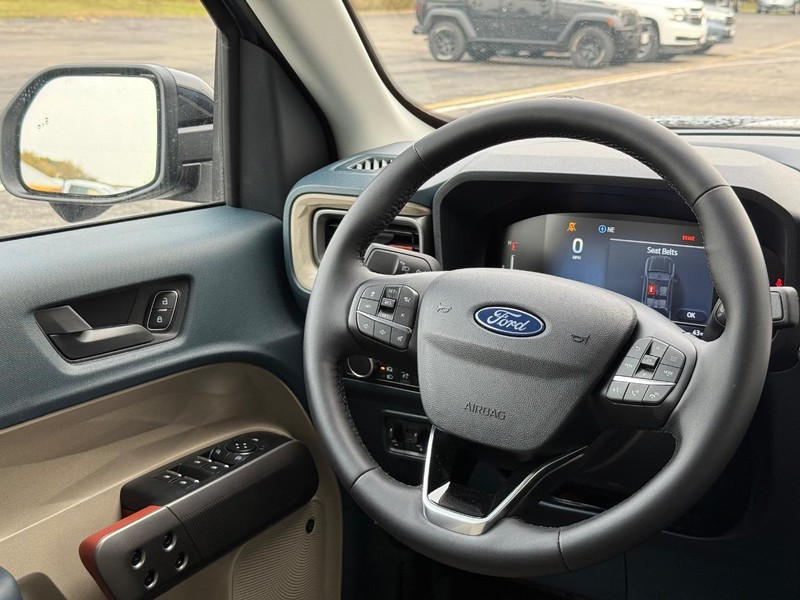 Ford Maverick Vehicle Full-screen Gallery Image 9