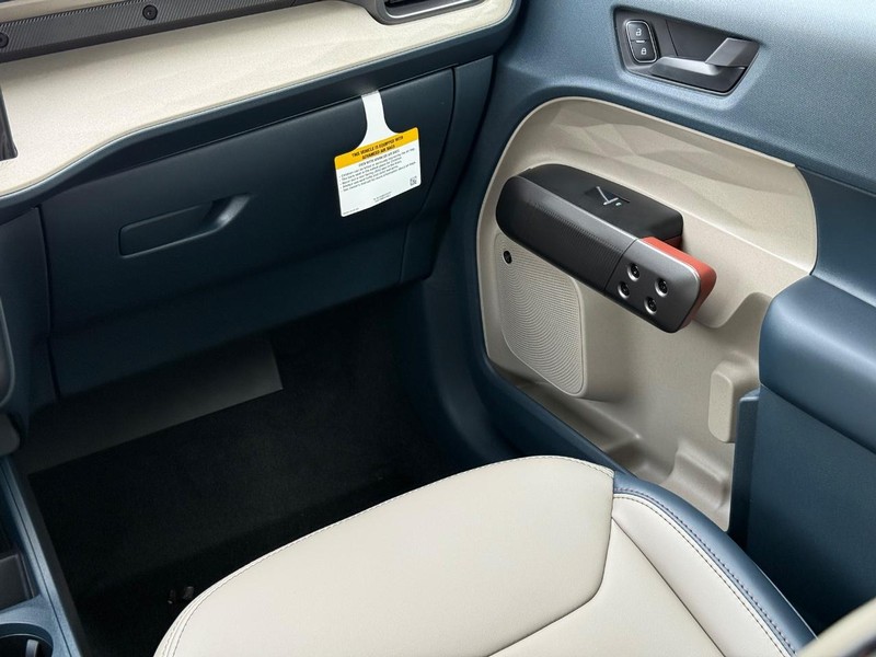 Ford Maverick Vehicle Full-screen Gallery Image 10