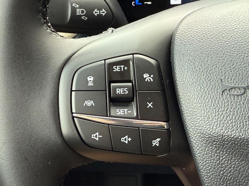 Ford Maverick Vehicle Full-screen Gallery Image 11