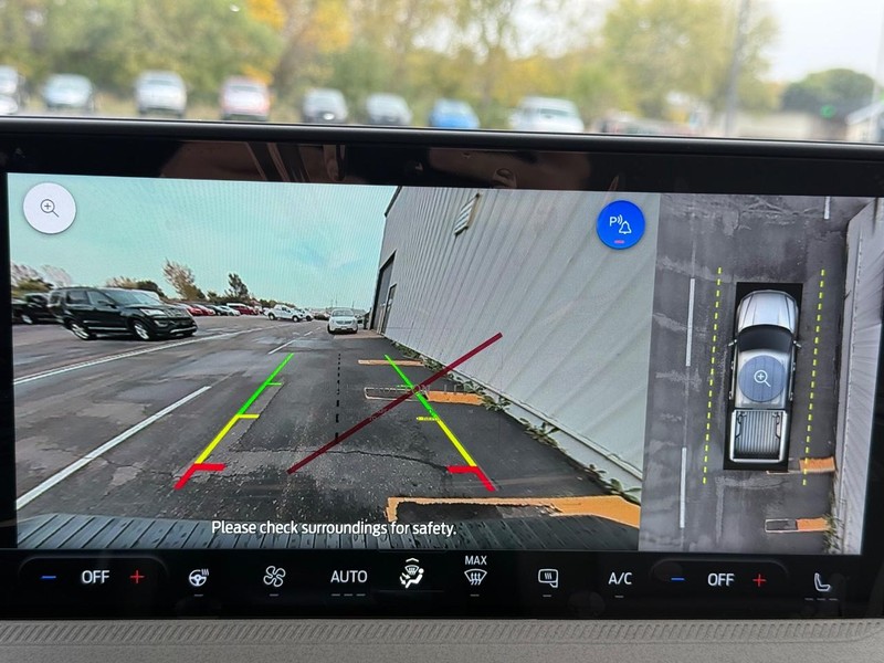 Ford Maverick Vehicle Full-screen Gallery Image 13