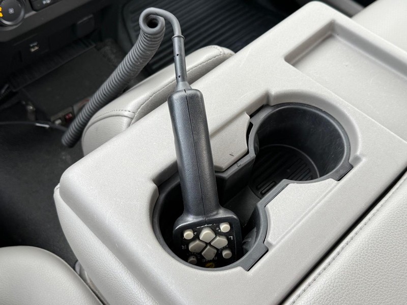 Ford Super Duty F-250 SRW Vehicle Full-screen Gallery Image 18