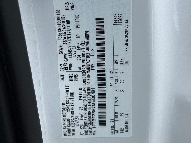 Ford Super Duty F-250 SRW Vehicle Full-screen Gallery Image 21