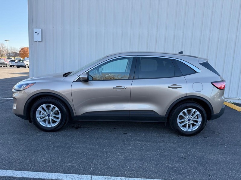 Ford Escape Vehicle Full-screen Gallery Image 2