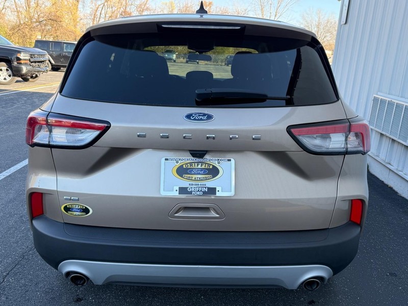 Ford Escape Vehicle Full-screen Gallery Image 4