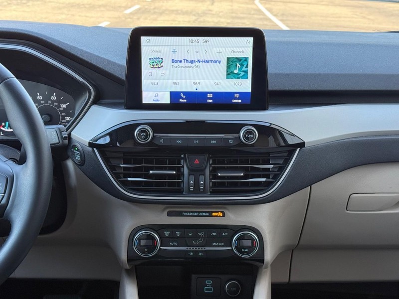 Ford Escape Vehicle Full-screen Gallery Image 11