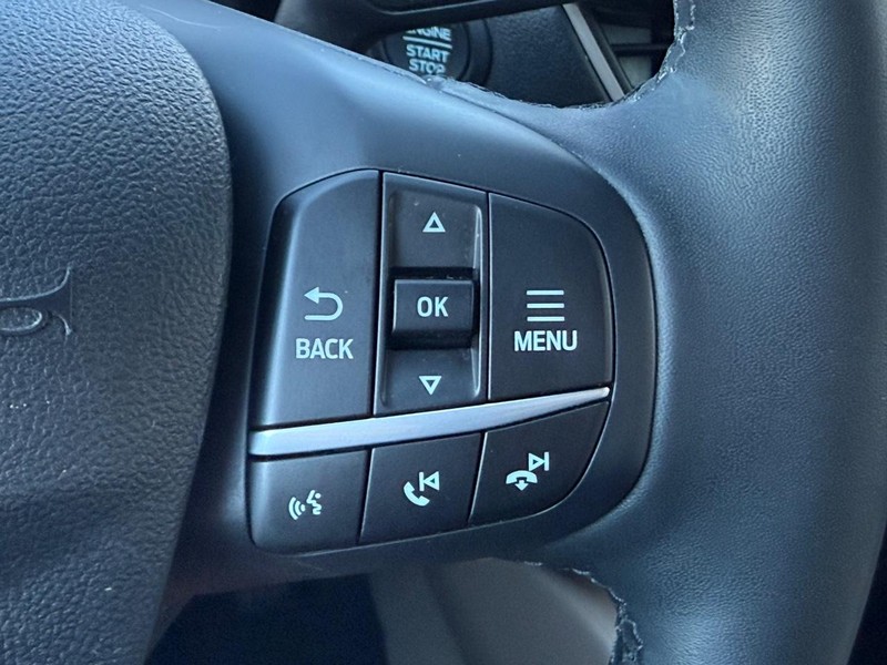 Ford Escape Vehicle Full-screen Gallery Image 16