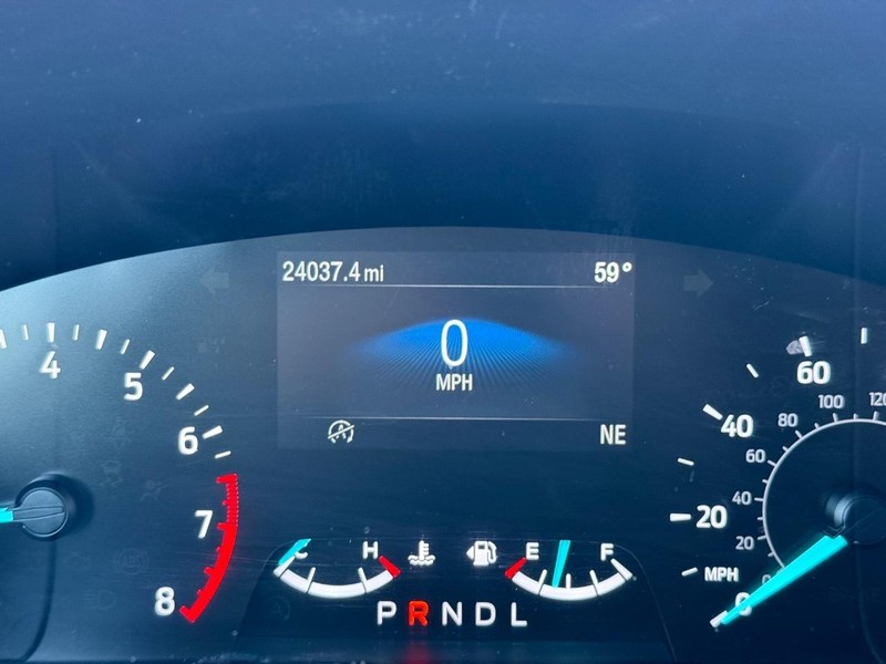 Ford Escape Vehicle Full-screen Gallery Image 17