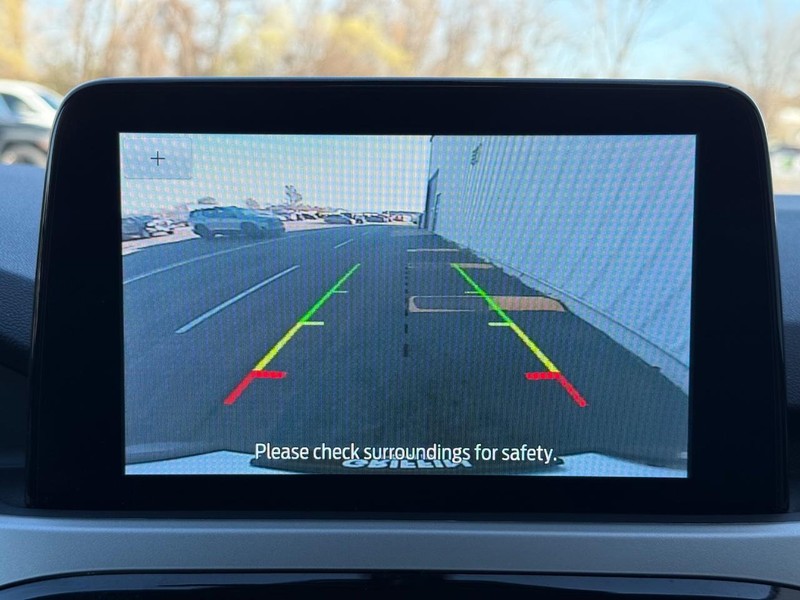 Ford Escape Vehicle Full-screen Gallery Image 18