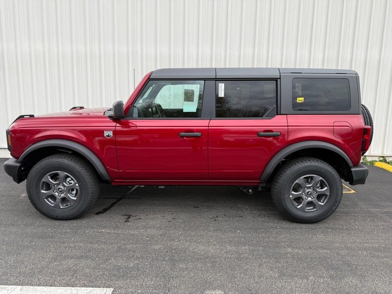 Ford Bronco Vehicle Full-screen Gallery Image 2