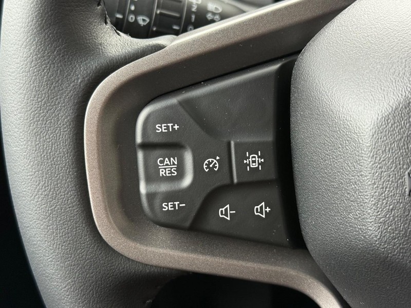 Ford Bronco Vehicle Full-screen Gallery Image 11