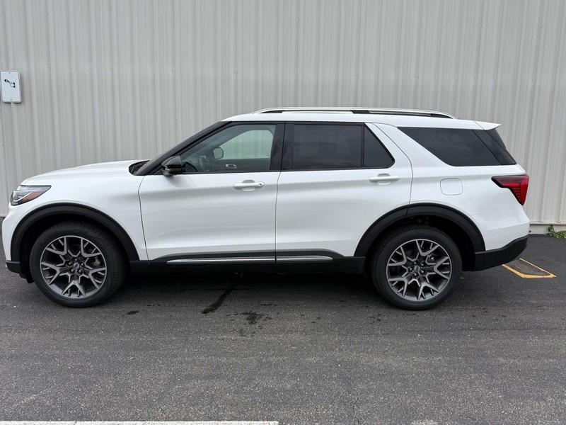 Ford Explorer Vehicle Full-screen Gallery Image 2