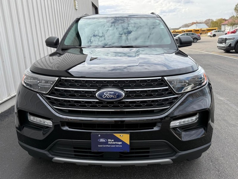 Ford Explorer Vehicle Full-screen Gallery Image 8