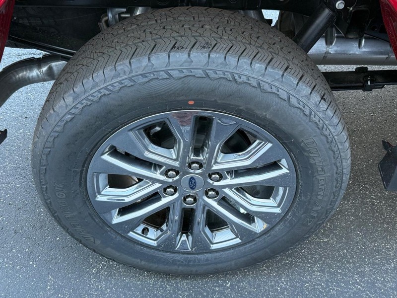 Ford F-150 Vehicle Full-screen Gallery Image 4