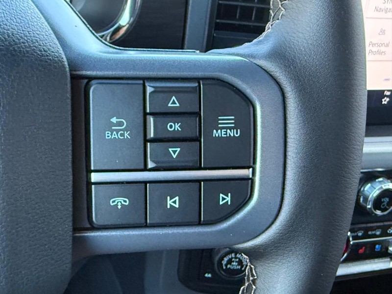 Ford F-150 Vehicle Full-screen Gallery Image 12