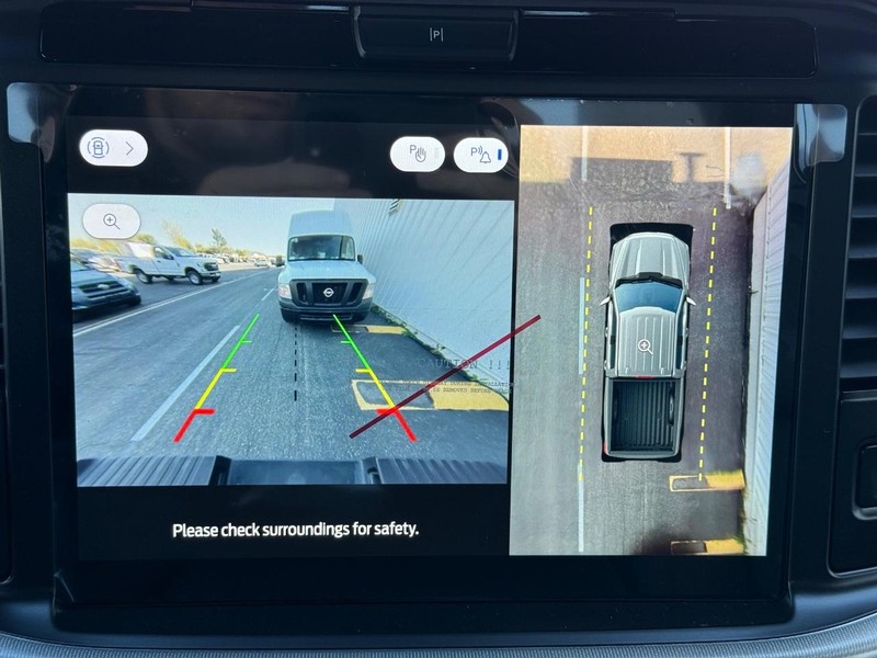 Ford F-150 Vehicle Full-screen Gallery Image 13