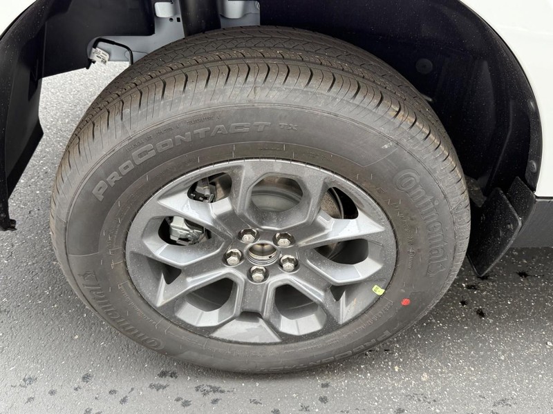 Ford Maverick Vehicle Full-screen Gallery Image 4