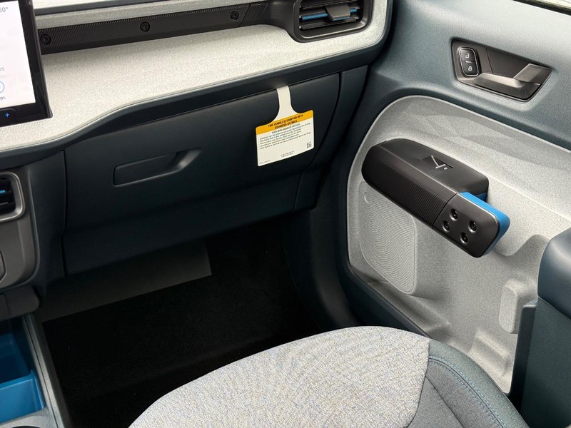 Ford Maverick Vehicle Full-screen Gallery Image 9