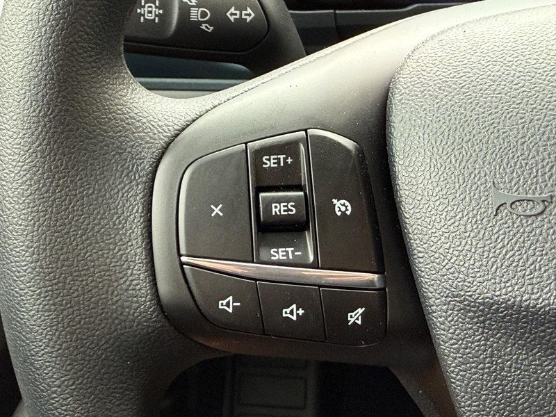 Ford Maverick Vehicle Full-screen Gallery Image 10