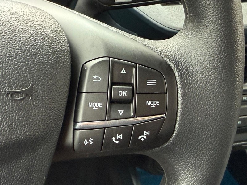 Ford Maverick Vehicle Full-screen Gallery Image 11