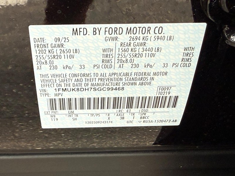 Ford Explorer Vehicle Full-screen Gallery Image 17